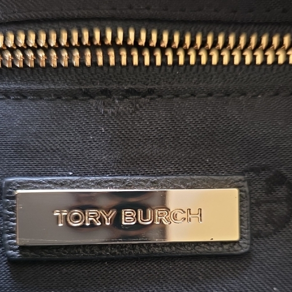 Tory Burch Elegant Black Crossbody Bag - Picture 5 of 7